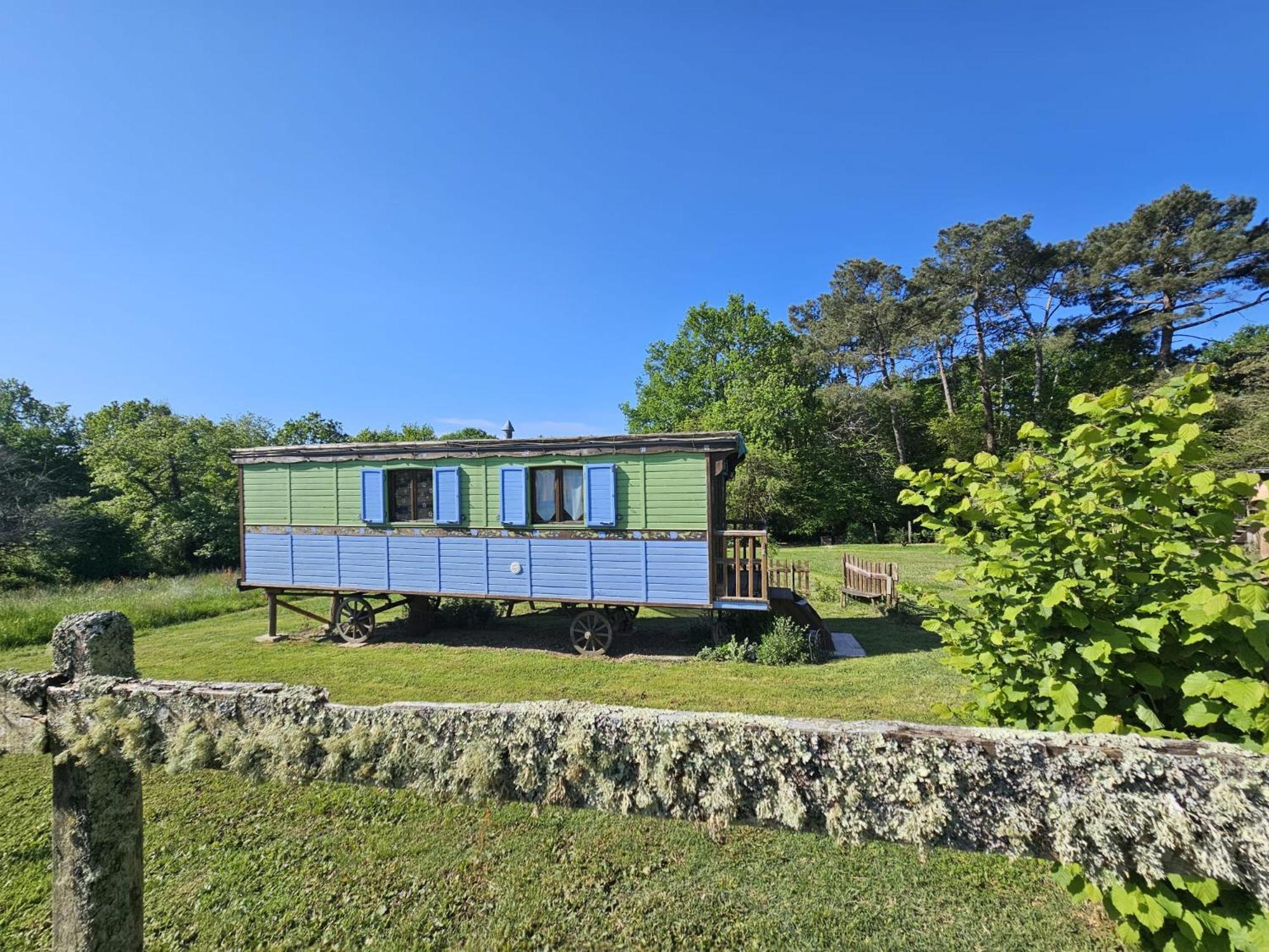 Villa Roulotte Fleur Des Champs Sigalens Esterno foto